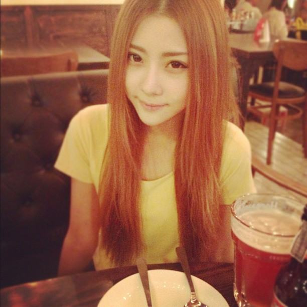 เนย พี่สาวคนรอง อิมราพร