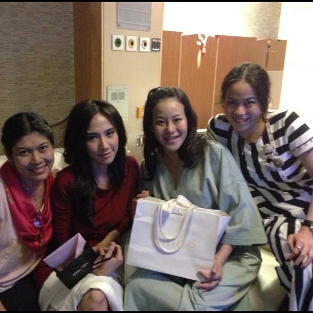 อั้มยินดีกับพี่หนิงด้วยนะค่ะ คุณแม่คนใหม่