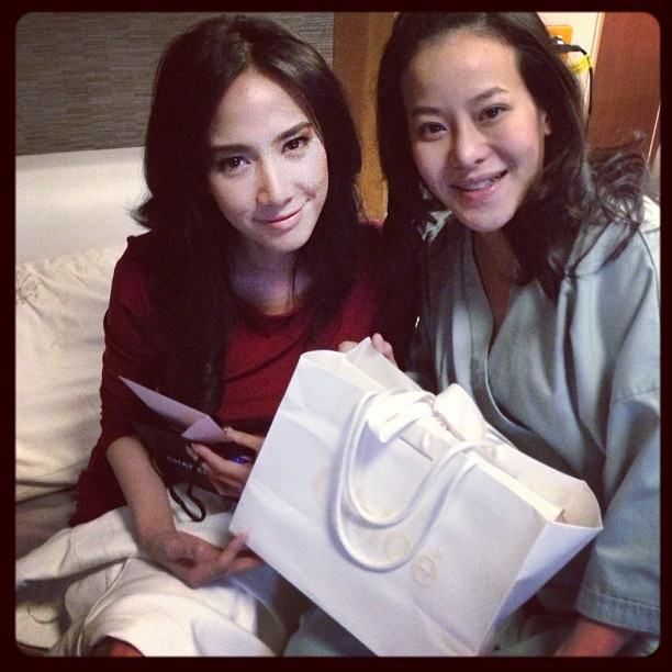 อั้มยินดีกับพี่หนิงด้วยนะค่ะ คุณแม่คนใหม่