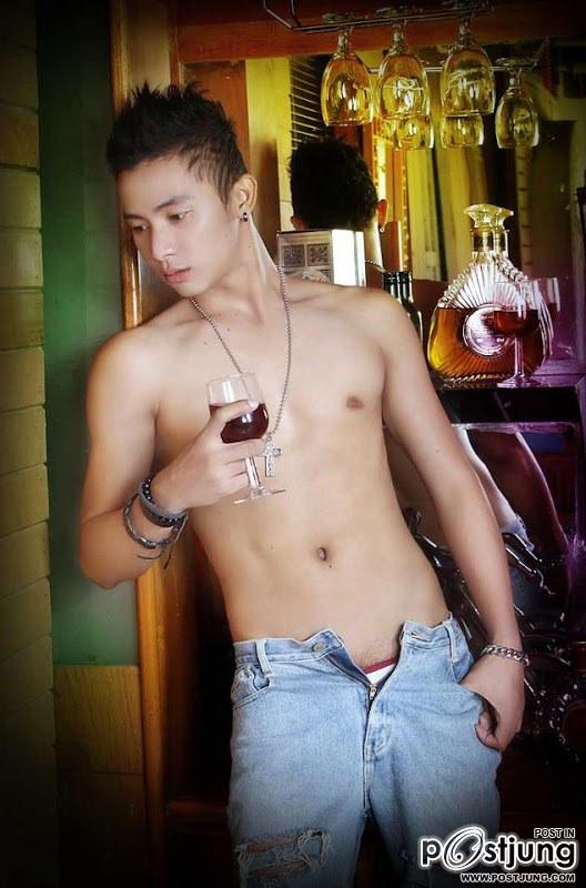 ถอดโชว์เรือนร่าง 100