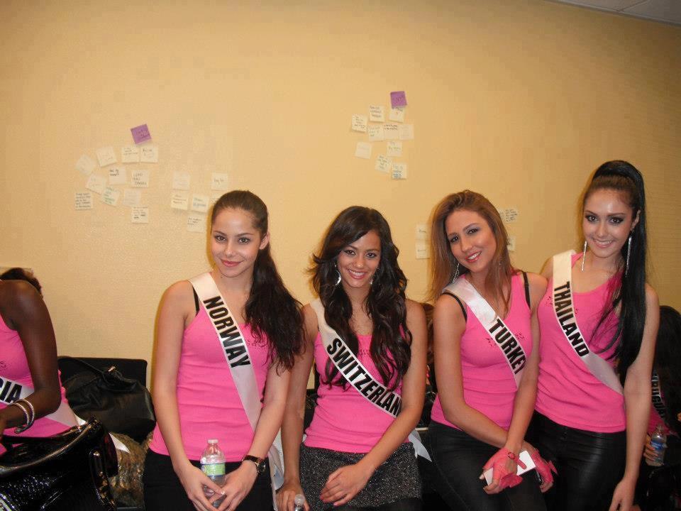 kimberly vs. Rida Miss universe 2012