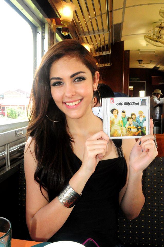 เมื่อ miss malaysia มาเจอ โบ เบญจวรรณ ของเรา จะเหลือหรอ ! 555