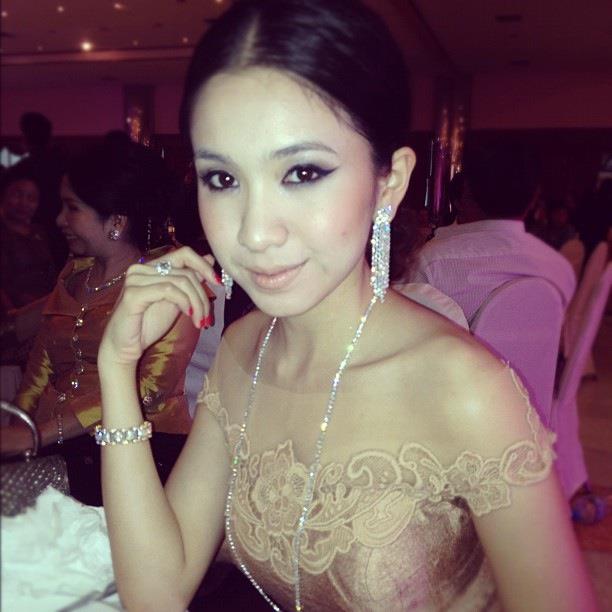 Annita lao singer