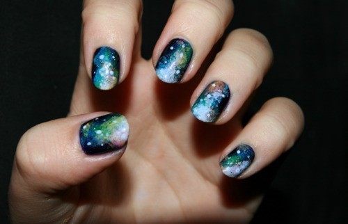 ทำเล็บสวยๆๆๆ.....ระหว่างรอเชียร์....ริด้าค่ะอิอิ