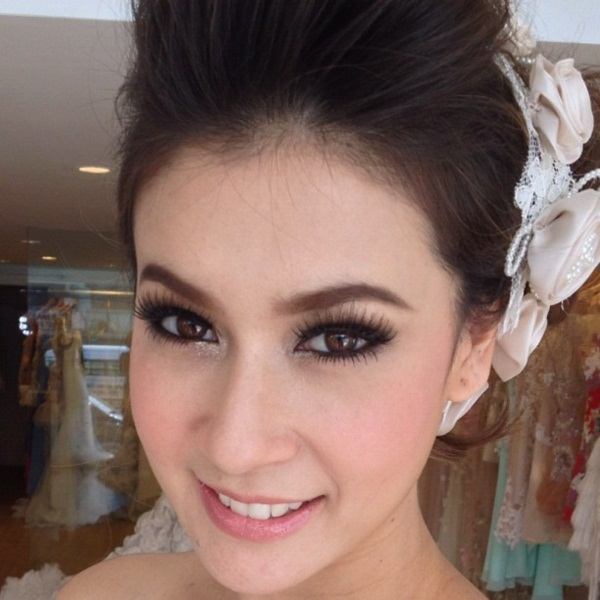 ว้าว! เอมี่ กลิ่นประทุม ในชุดเจ้าสาว สวยเป๊ะ
