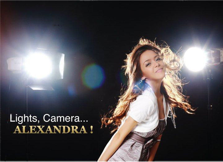 Alexandra Bounxouei  นางเอกละคร เพลงรักรี่มฝั่งโขง