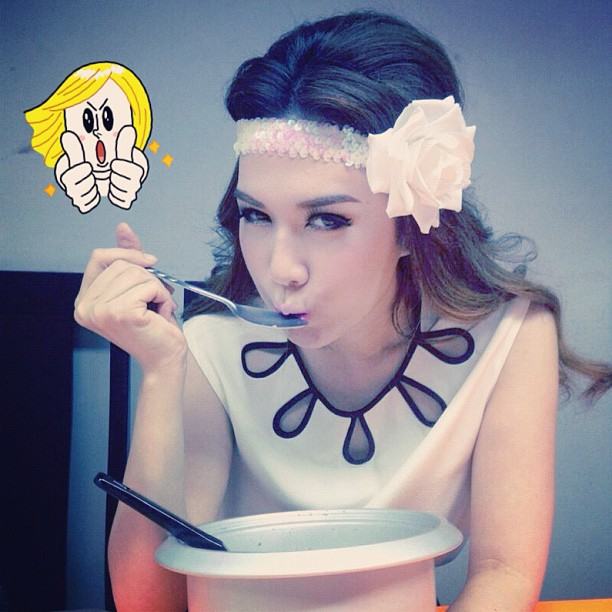 แฟชั่นเป๊ะๆ ของ เมย์ เฟื่องอารมณ์