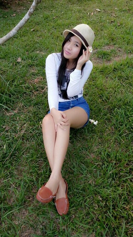 เฟื้องสาวแอร์หน้ามวยจากประเทดลาว