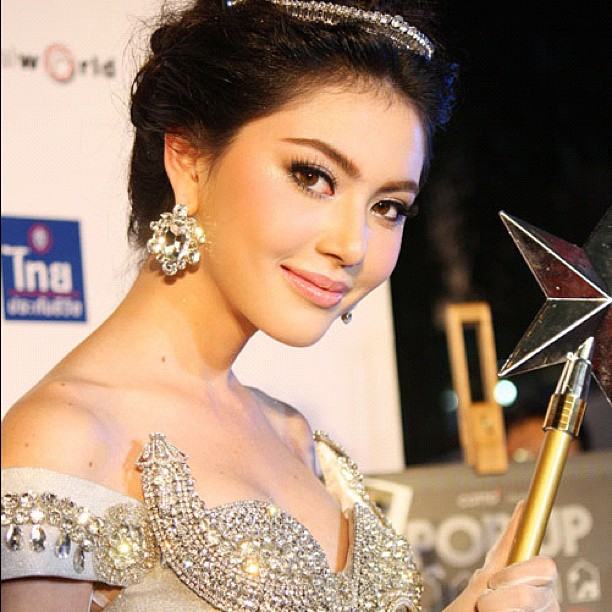 ระหว่าง  กัสจัง กับ ใหม่ดาวิกา ชอบใครมากกว่ากัน ณ ตอนนี้