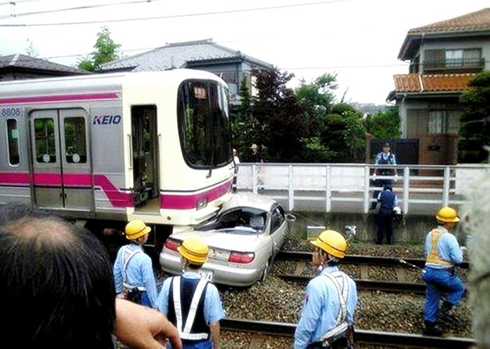 เกิดอะไรขึ้นกับรถกันล่ะเนี๊ย!!