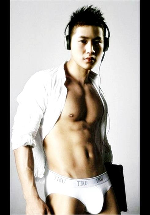 หล่อล้ำ + ความใหญ่ กล้ามโต