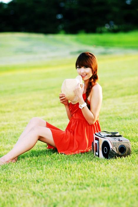 สวยใส Lee Eun Hye in Red Sun Dress