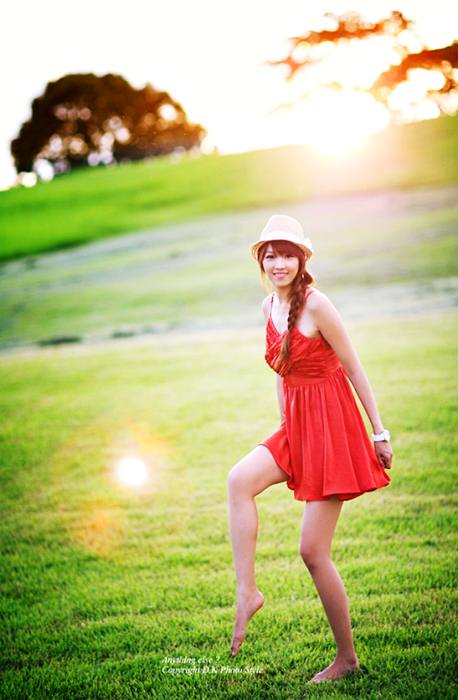 สวยใส Lee Eun Hye in Red Sun Dress