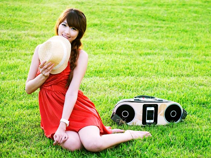 สวยใส Lee Eun Hye in Red Sun Dress