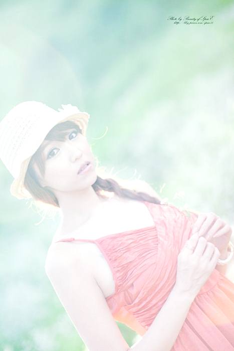 สวยใส Lee Eun Hye in Red Sun Dress