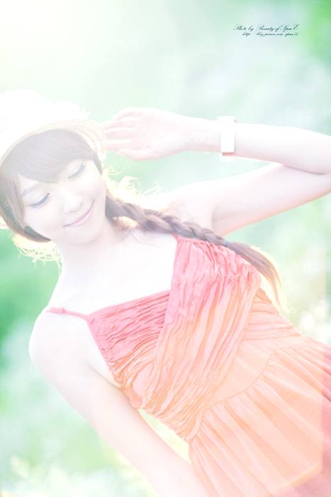 สวยใส Lee Eun Hye in Red Sun Dress
