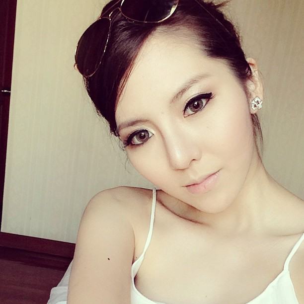 จินนี่ Kamikaze สวย ใส ไฮโซ กับสไตล์การแต่งตัวของเธอ