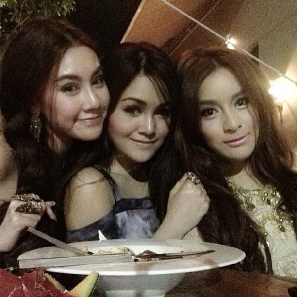 .@nokky_y (Nokky นกกี้ ตี10 Namirach) 's Instagram