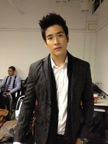 อาเล็ก ธีรเดช