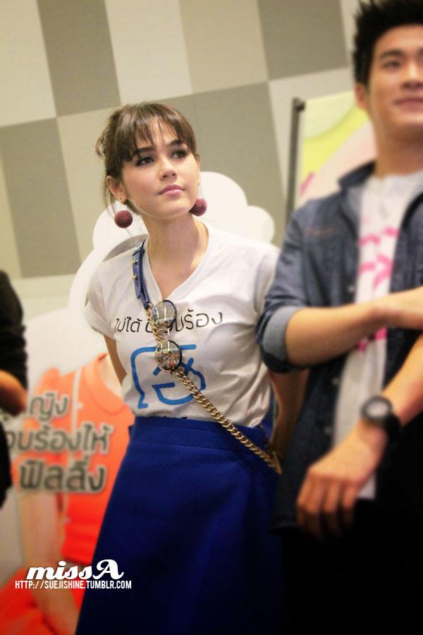 ชมพู่ อารยา โปรโมตหนังคุณนายโฮ