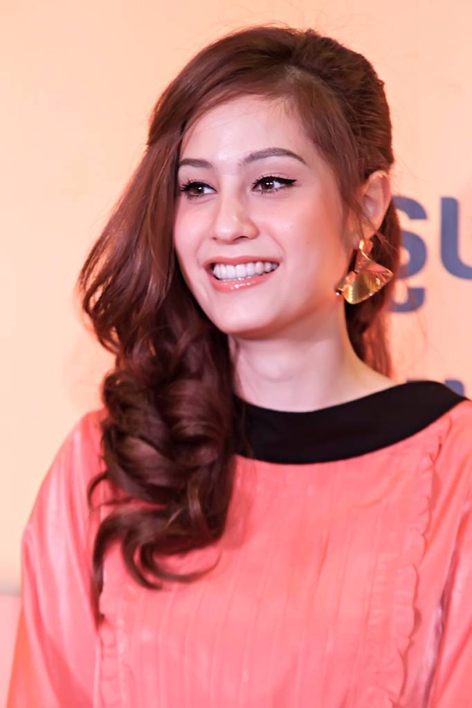 ขวัญ อุษามณี New Update