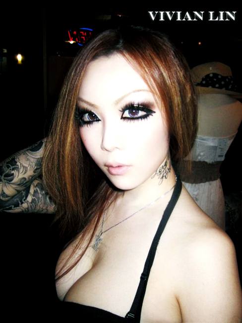 She ใหญ่และมีสักสี พอตัว