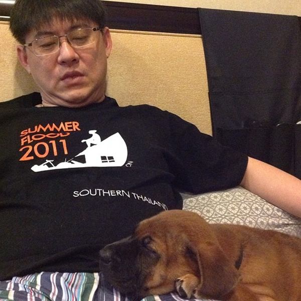 น่ารักอ่ะ! สรยุทธ พาน้องหมาสุดเลิฟร่วมจัดรายการ