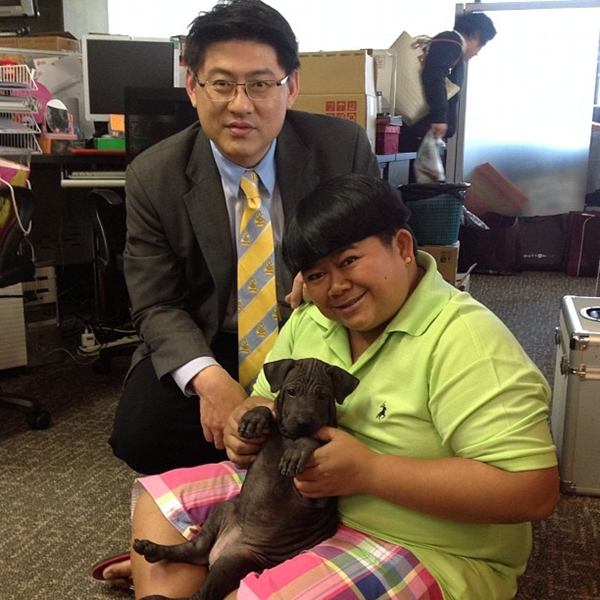 น่ารักอ่ะ! สรยุทธ พาน้องหมาสุดเลิฟร่วมจัดรายการ