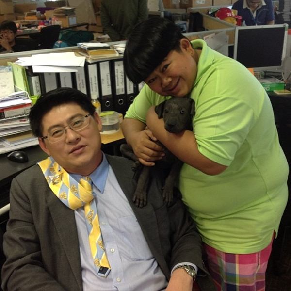 น่ารักอ่ะ! สรยุทธ พาน้องหมาสุดเลิฟร่วมจัดรายการ