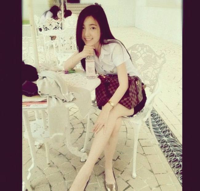 ดาราในชุดนักศึกษา สวย,หล่อ