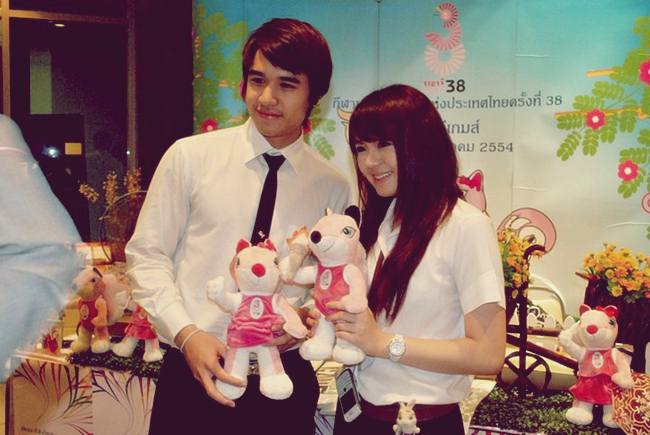 ดาราในชุดนักศึกษา สวย,หล่อ