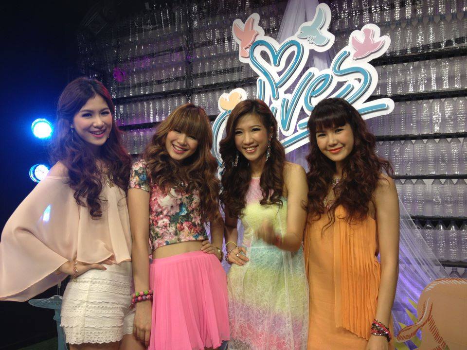 4 สาวขายาว Olives