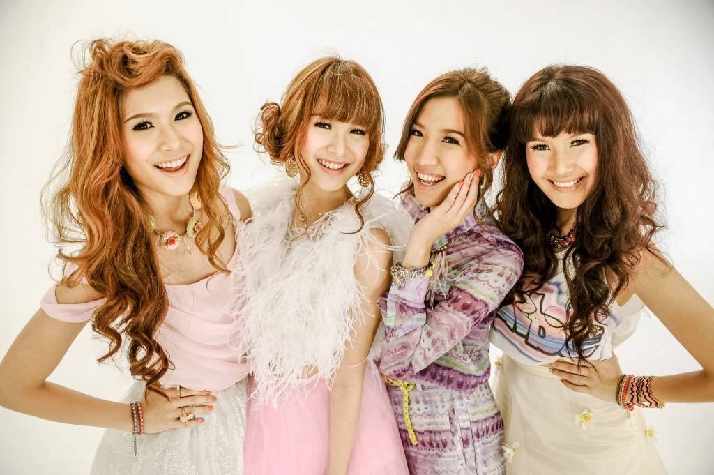 4 สาวขายาว Olives