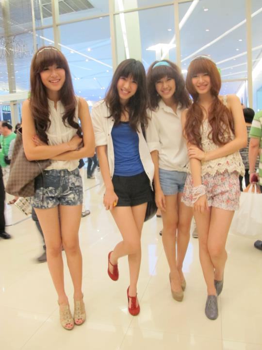 4 สาวขายาว Olives