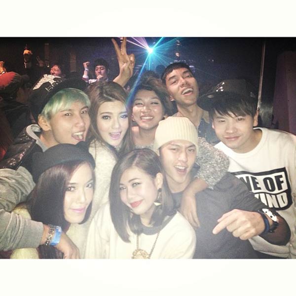เก็บตก! รวมภาพดารา ลั้ลลาฉลองปีใหม่