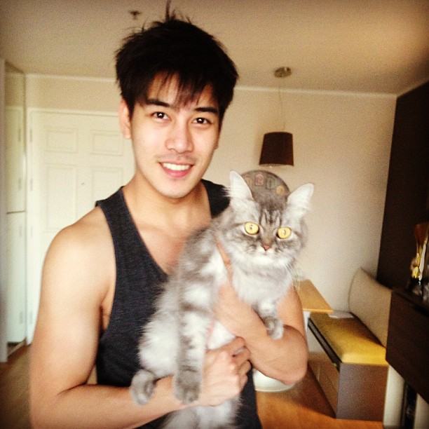 เคน ภูภูมิ @ Instagram Update
