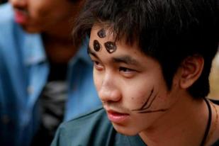 หนุ่ม "มฟล"