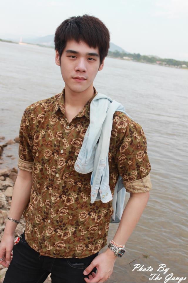 หนุ่ม "มฟล"