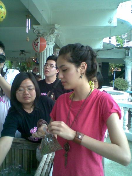 ชิวๆ กับ ขวัญ อุษามณี