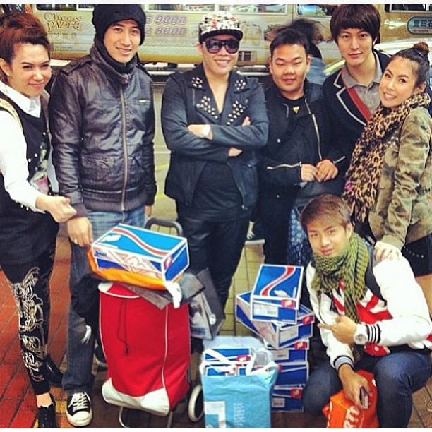 เมย์ เฟื่อง - กรรชัย ควงคู่สวีทจี๋จ๋า ตระเวนไหว้พระ มาเก๊า-ฮ่องกง