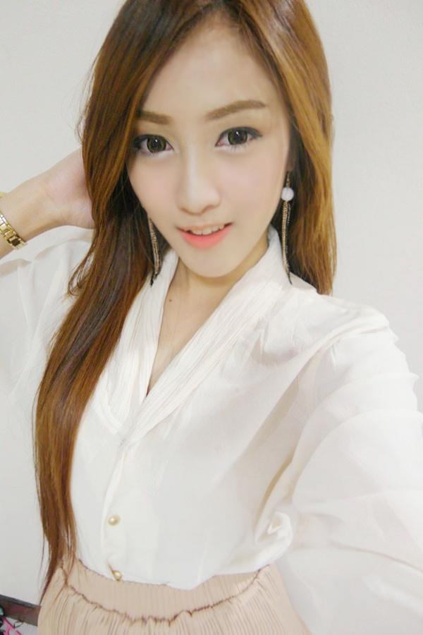 จ๊ะเอ๋ Krisana Kongkakate เธอสวย  ผู้หญิงแท้ 100% คะ