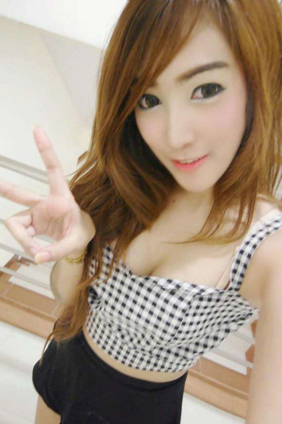 จ๊ะเอ๋ Krisana Kongkakate เธอสวย  ผู้หญิงแท้ 100% คะ