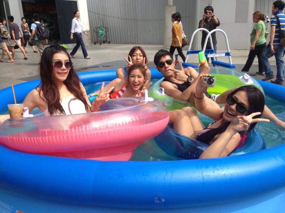 จิ๋วจิ๋ว VRZO น่ารักๆ ที่สระว่ายน้ำกลางสยาม