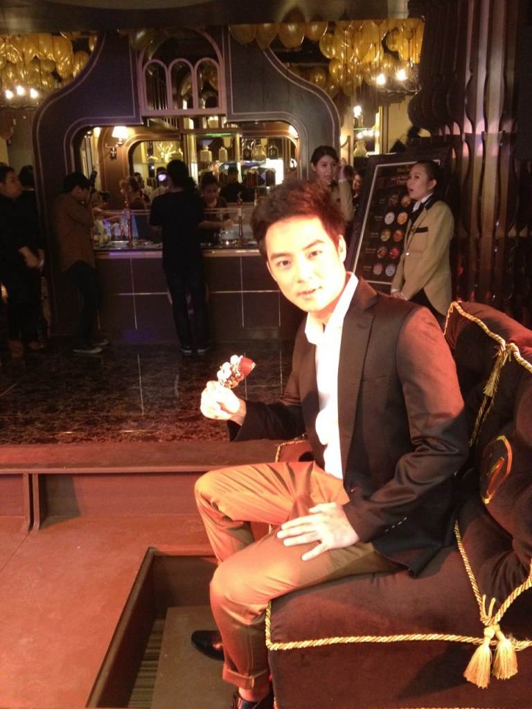 รายงานสด! เปิดตัวแม็กนั่มคาเฟ่ จากสยามเซ็นเตอร์