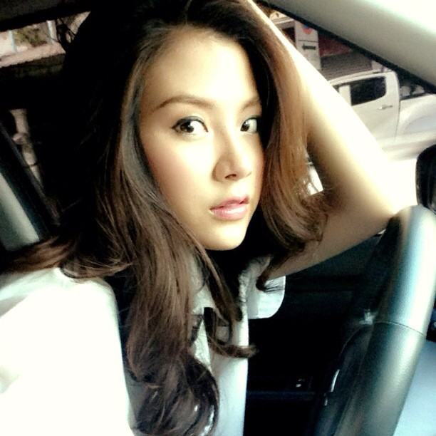 ใบเฟิร์น  พิมพ์ชนก ใส่ชุดนักศึกษา น่ารักมากกกก