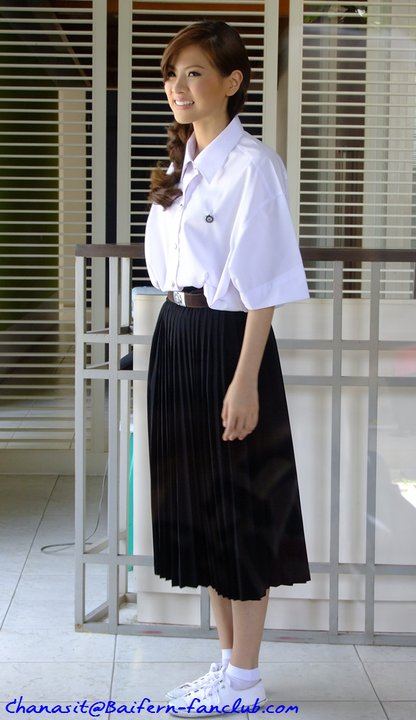 ใบเฟิร์น  พิมพ์ชนก ใส่ชุดนักศึกษา น่ารักมากกกก