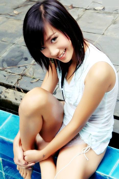 สาวน้อยเปียกน้ำ..