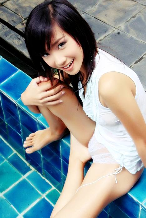 สาวน้อยเปียกน้ำ..