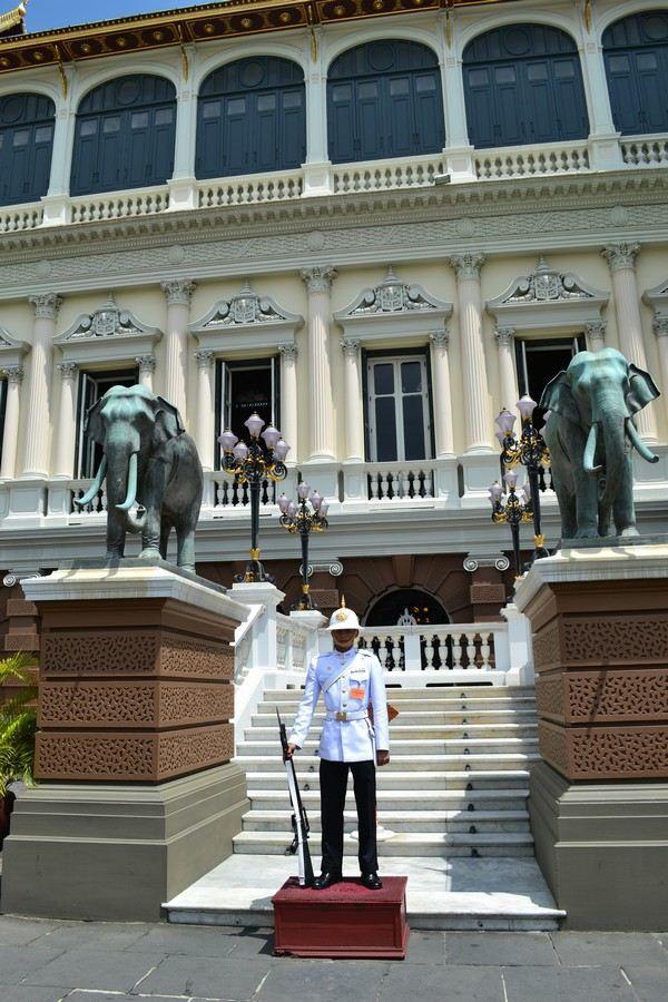 Thai Palaces พระที่นั่งแห่งราชอาณาจักรไทย