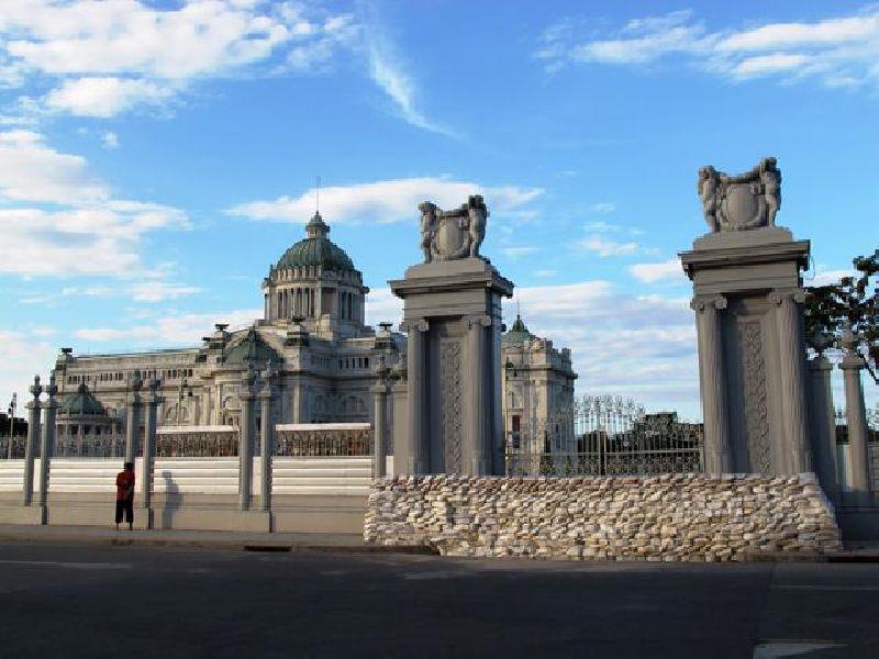 Thai Palaces พระที่นั่งแห่งราชอาณาจักรไทย